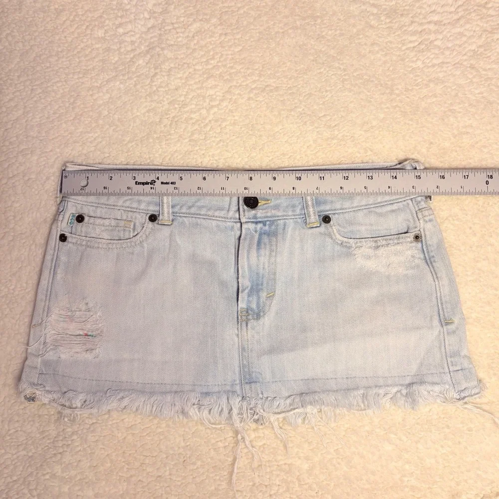 Y2K Hollister Light Wash Distressed Denim Micro Mini Skirt Frayed Hem #16
